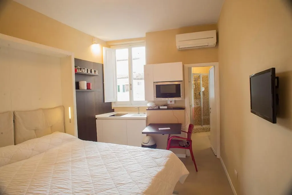 Minimal Signoria Apartment Florence